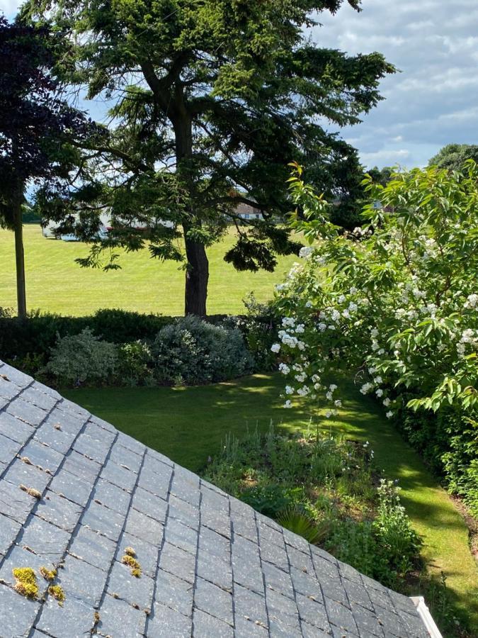 Glen Lyon Lodge Bed And Breakfast Нерн Екстер'єр фото