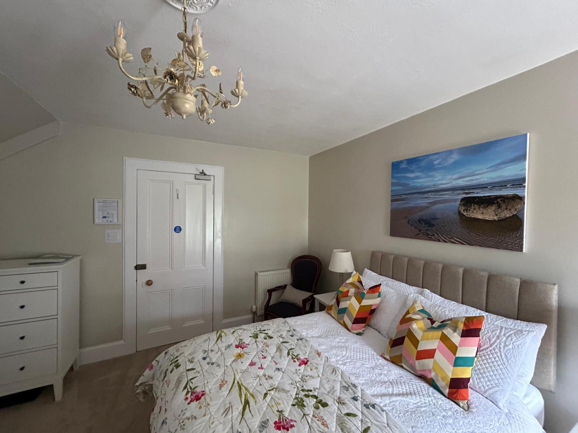 Glen Lyon Lodge Bed And Breakfast Нерн Екстер'єр фото