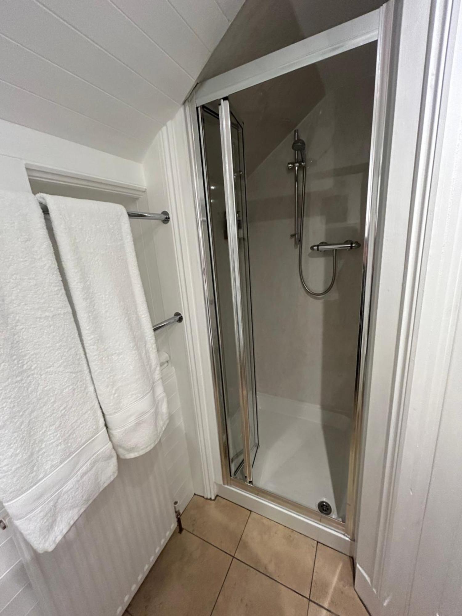 Glen Lyon Lodge Bed And Breakfast Нерн Номер фото
