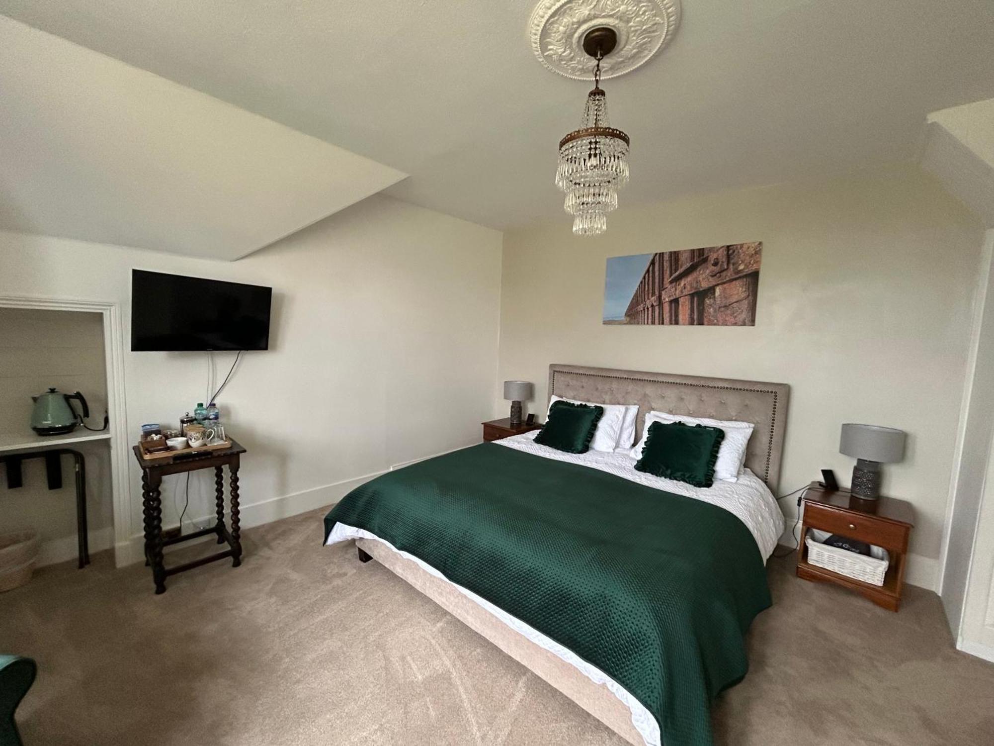 Glen Lyon Lodge Bed And Breakfast Нерн Екстер'єр фото