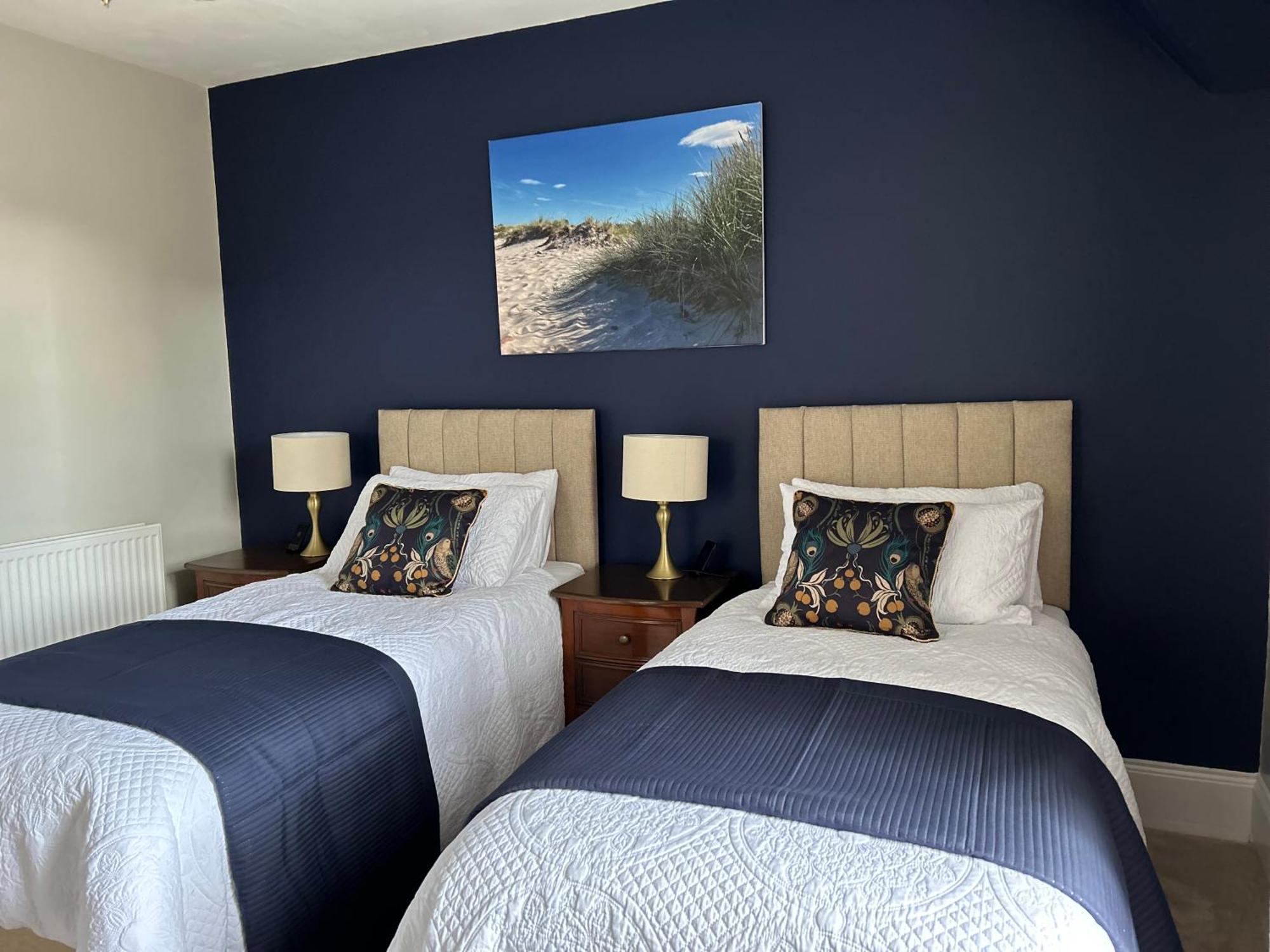Glen Lyon Lodge Bed And Breakfast Нерн Екстер'єр фото