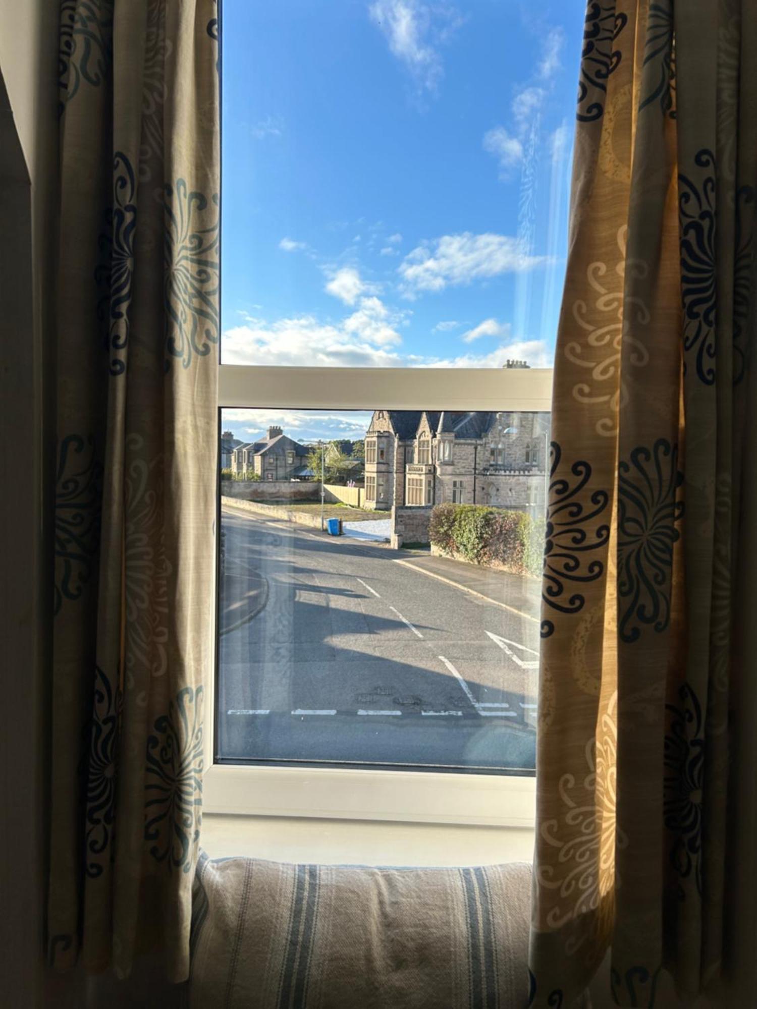 Glen Lyon Lodge Bed And Breakfast Нерн Екстер'єр фото